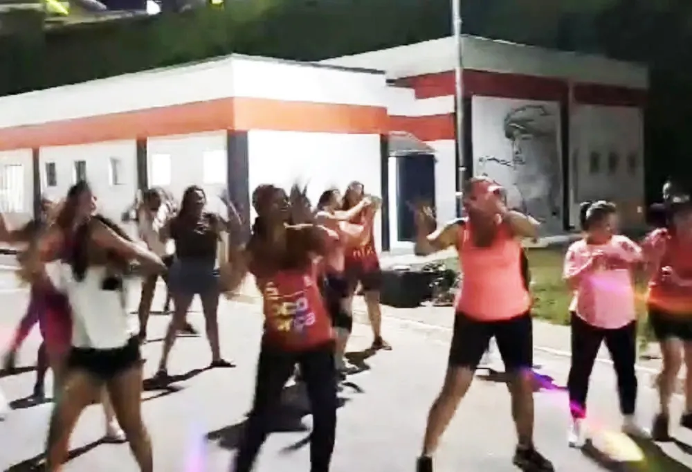 Aulas de ritmos movimentam a Arena Multiuso em Taboão da Serra