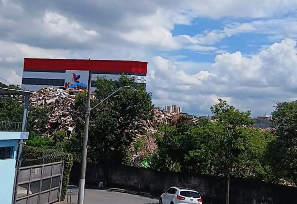 Situação do lixão foi tema de questionamento do Jornal SP Repórter ao prefeito, que prometeu providências - Foto: Jornal SP Repórter