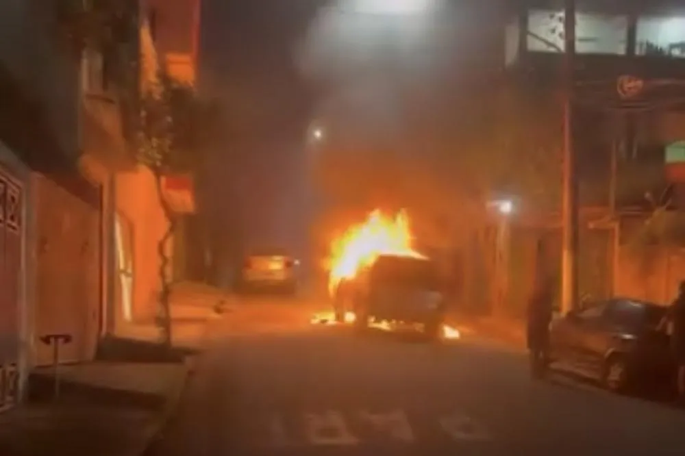 Incêndio neste sábado (18), aconteceu no Jardim Salete, em Taboão da Serra